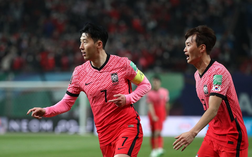Южна Корея спечели домакинството си на Иран с 2:0 и