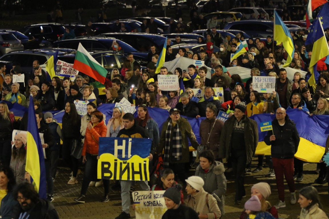 Огромно шествие в София срещу войната в Украйна