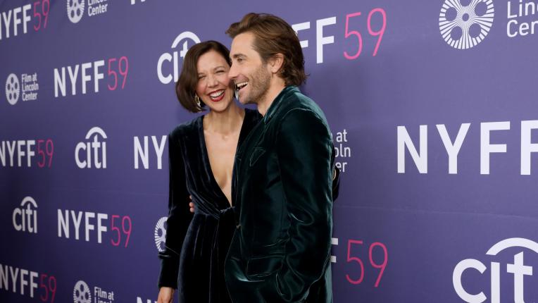  Джейк Джиленхол в зелено кадифе на Нюйоркския кино фестивал, 2021 година 