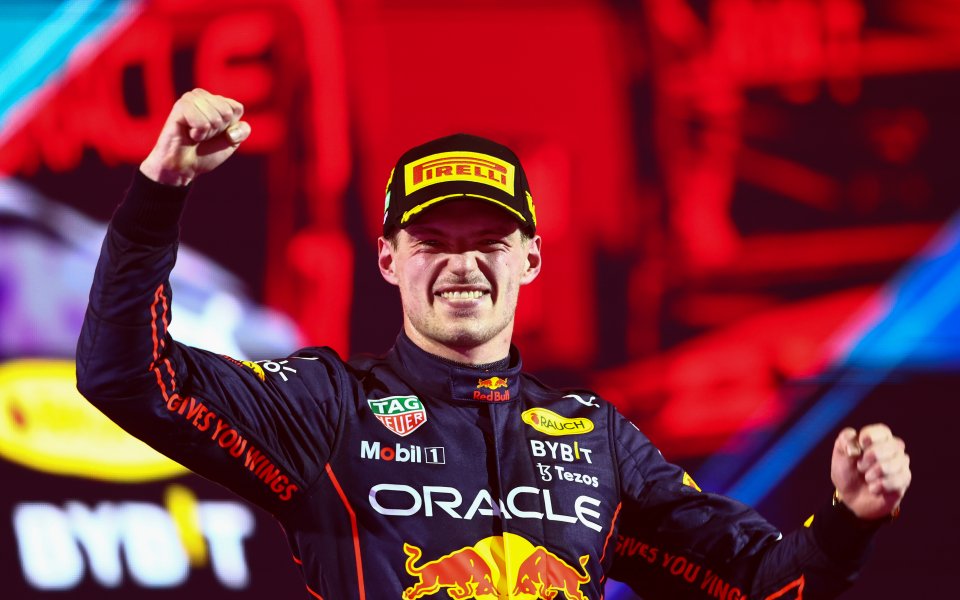 Световният шампион Макс Ферстапен спечели вълнуващата надпревара за Гран при