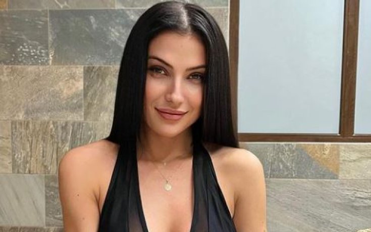 Словашка красавица напомни за себе си с разголен кадър