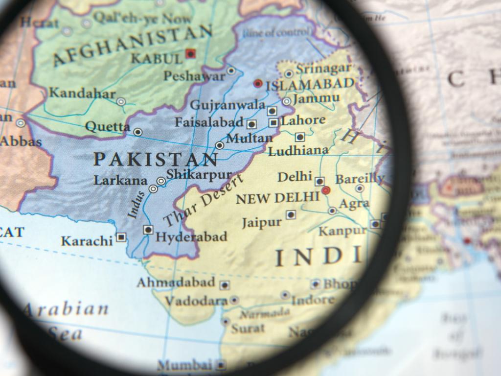 Транссексуалните хора са маргинализирани в Пакистан, както и на много