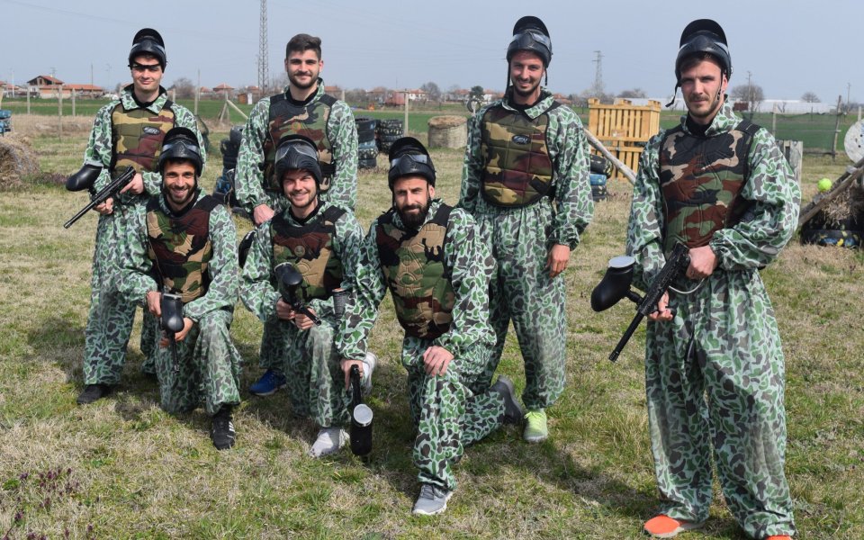 В Локо Пд разпускат с пейнтбол