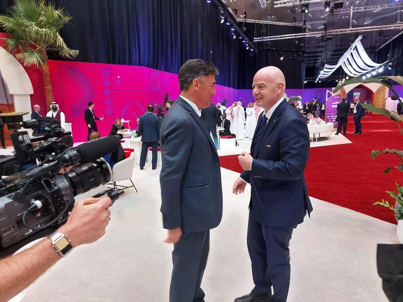Борислав Михайлов с президента на ФИФА Джани Инфантино1