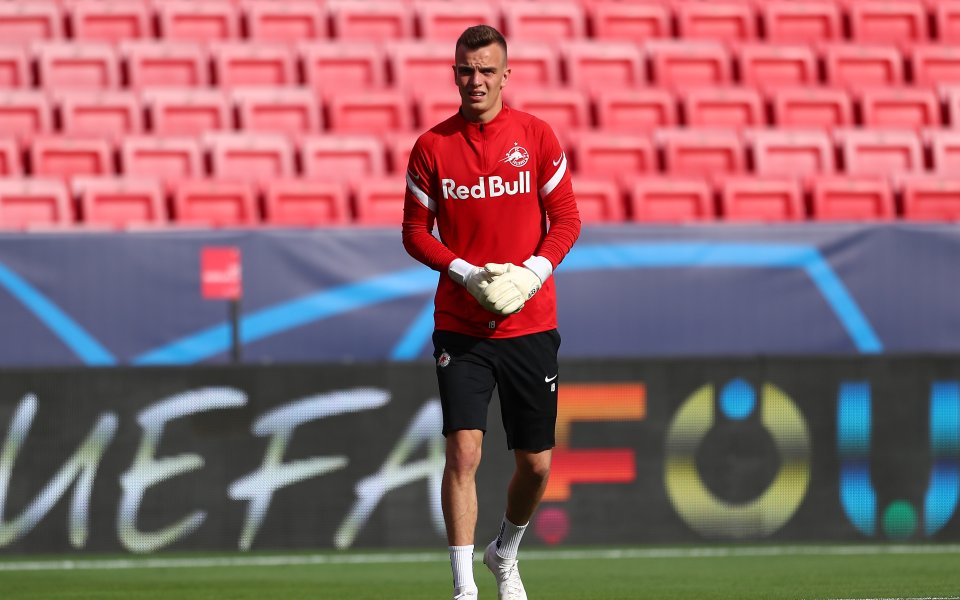 Отборът на Манчестър Юнайтед обмисля да привлече вратаря на РБ