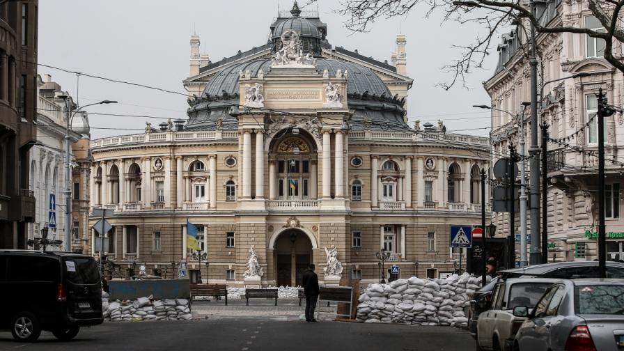 Силни взривове в центъра на Одеса, атака от Крим