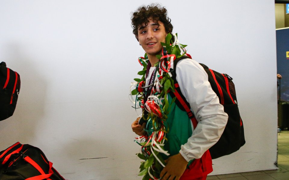 Едмонд Назарян се прибра в България след достигнатия финал и