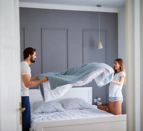 Чаршафите от микрофибър са широко разпространени в търговската мрежа Причината