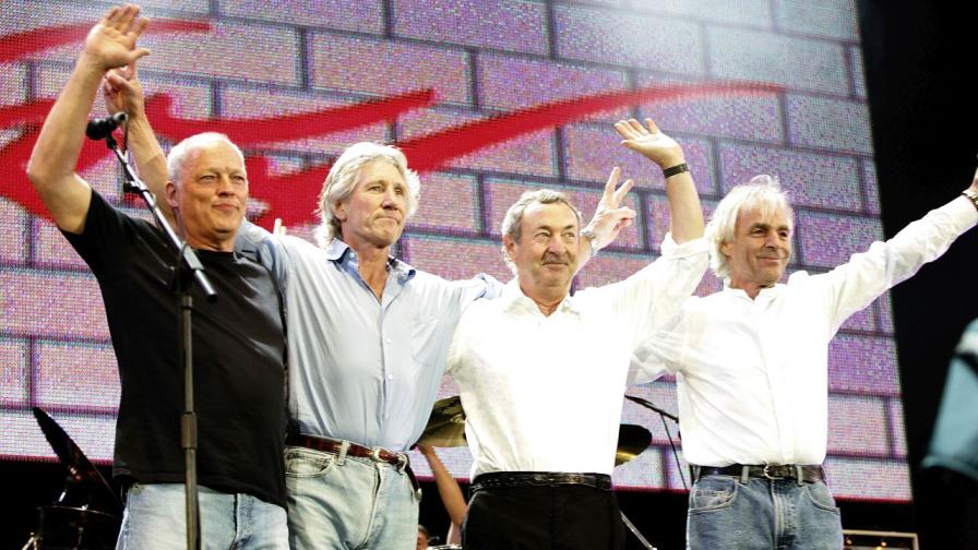 Pink Floyd с нова песен в подкрепа на Украйна