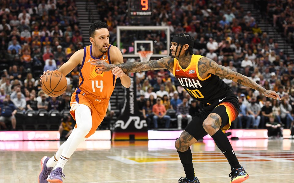 Девин Букър отбеляза 33 точки, а лидерът в НБА Финикс