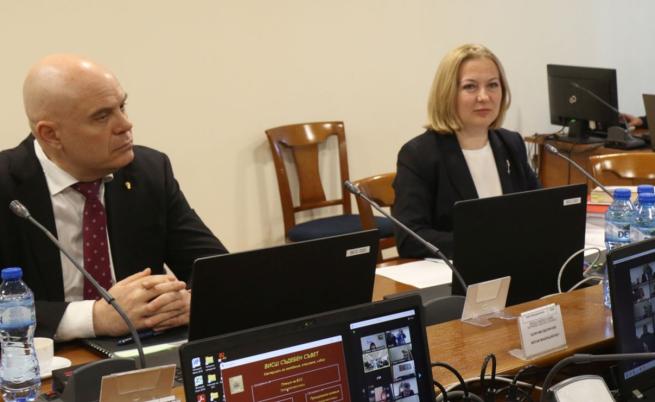 ВСС отложи дебатите за освобождаване на Гешев