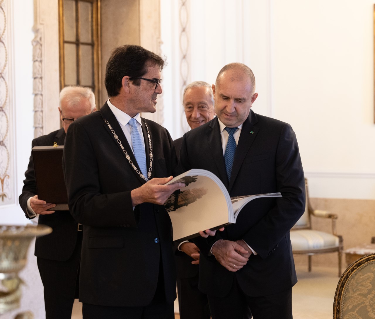 <p>Президентът Румен Радев е на официално посещение в Португалия</p>