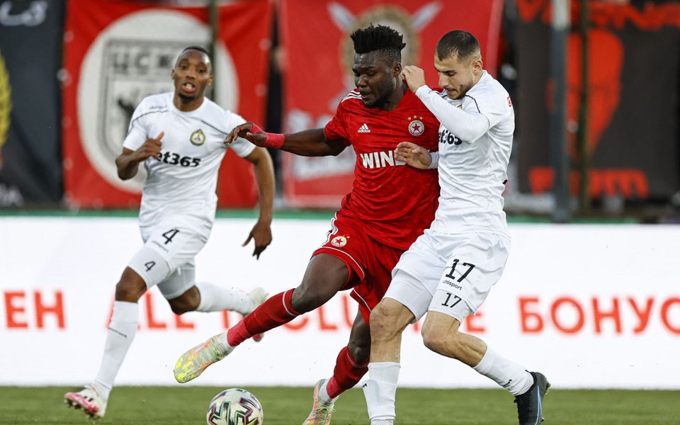ЦСКА победи Славия с 2:0 в първи полуфинален сблъсък между