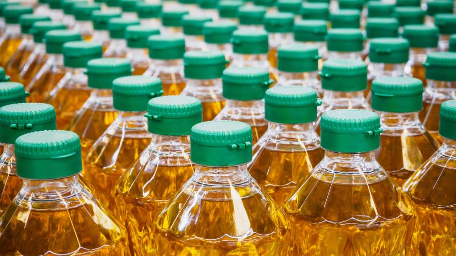 Откраднаха над 100 бутилки олио от къща в Кюстендилско