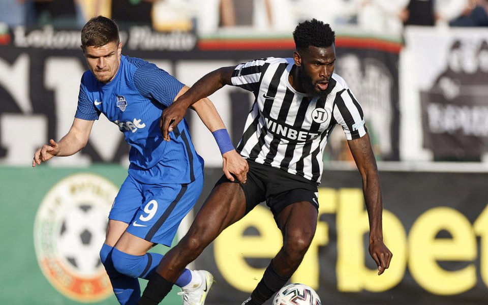 Арда посреща Локомотив Пловдив във важен двубой в битката за