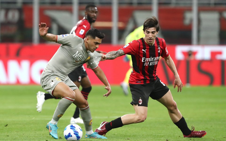 Лидерът в италианската Серия А Милан играе при срещу тима