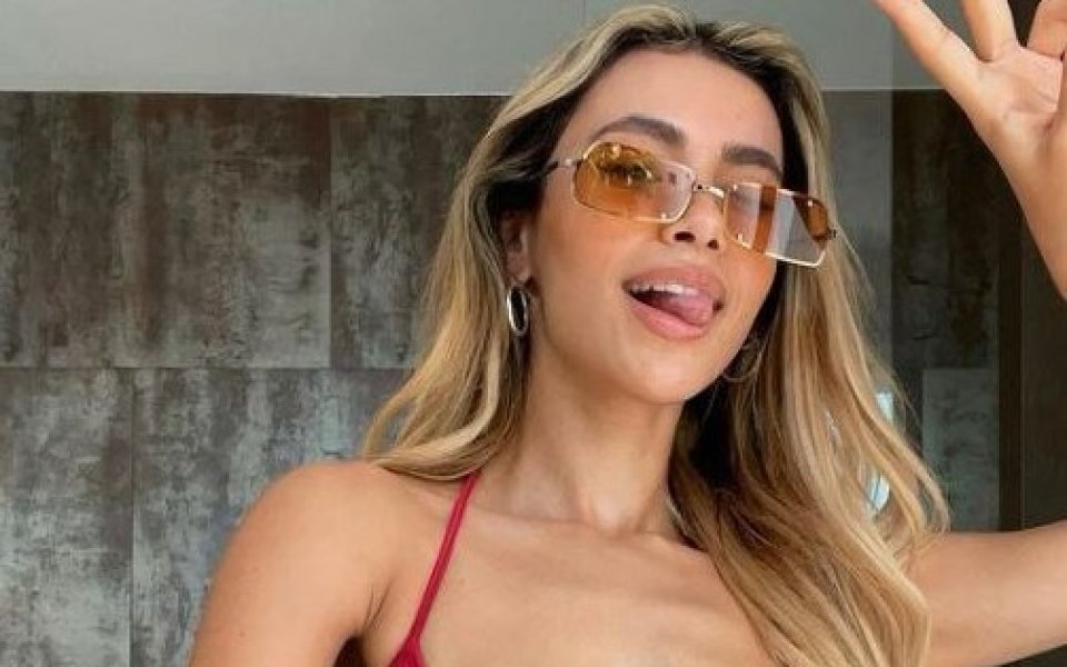 Британският модел допреди година беше гадже на бранителя на Челси