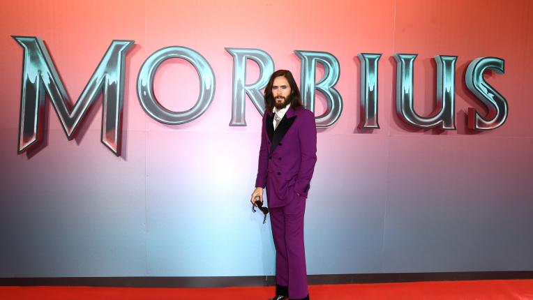 Цвят лилав: Джаред Лето на прожекция на „Морбиус“ в Лондон