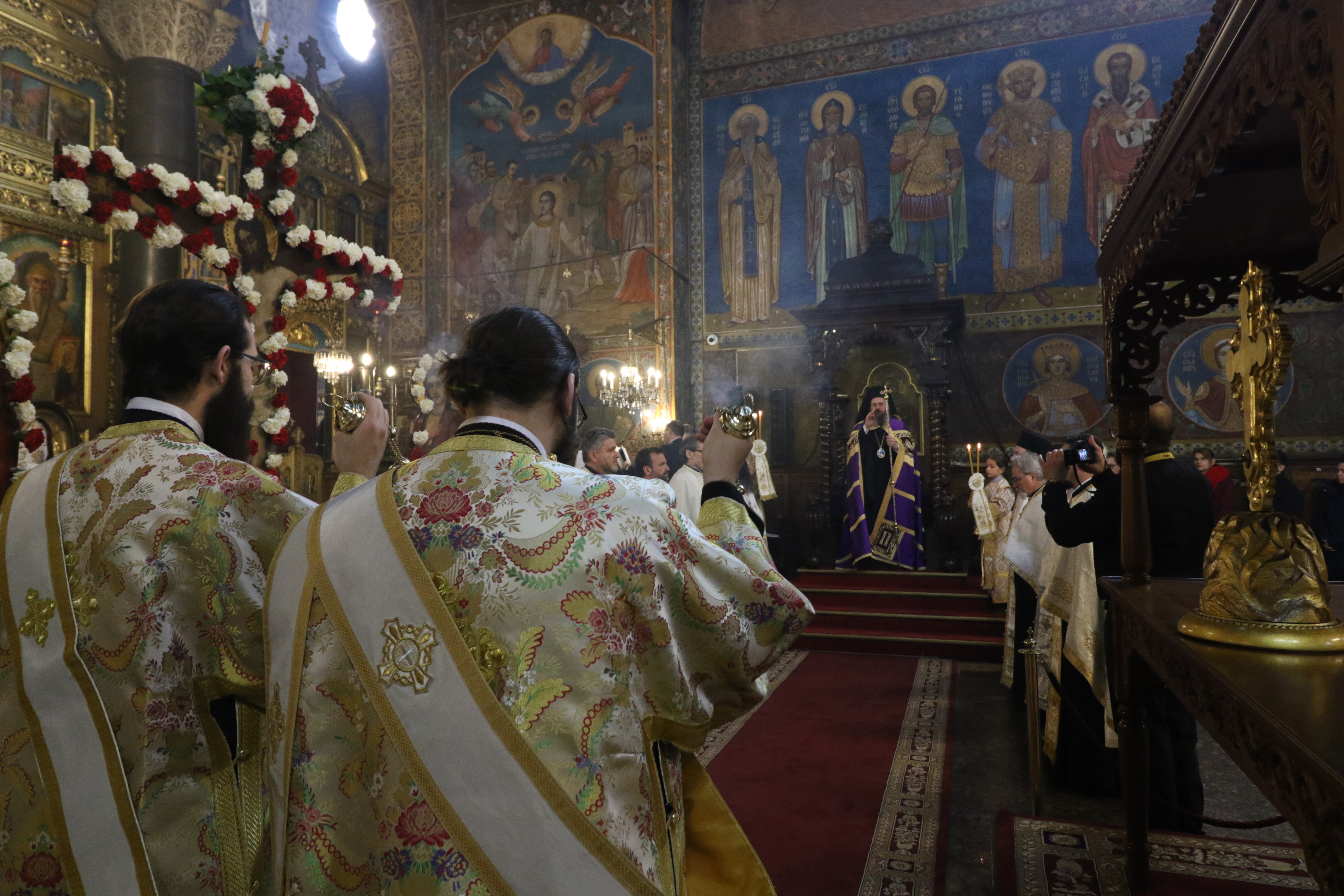 <p>Служба в &bdquo;Света Неделя&ldquo; за Разпети петък</p>