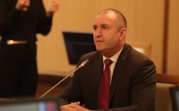 Българската федерация по волейбол покани официално президента на България Румен