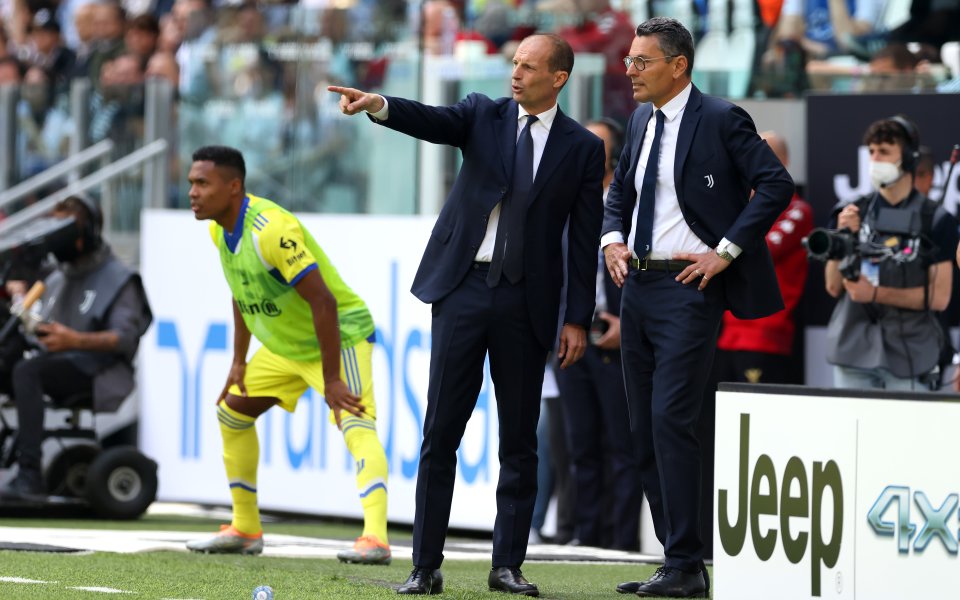 Ювентус все още възнамерява да привлече халфа Леандро Паредес, който