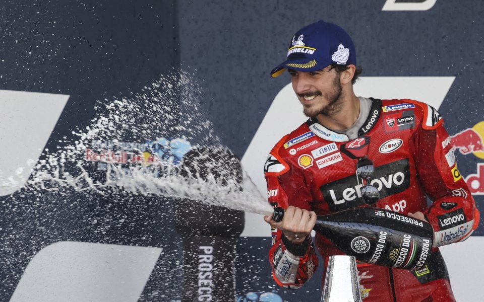 Франческо Баная (Италия, Ducati Lenovo) спечели дуел с шампиона Фабио