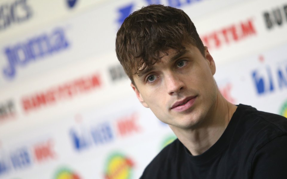 Награждаване на Юрген Матай за играч на кръга