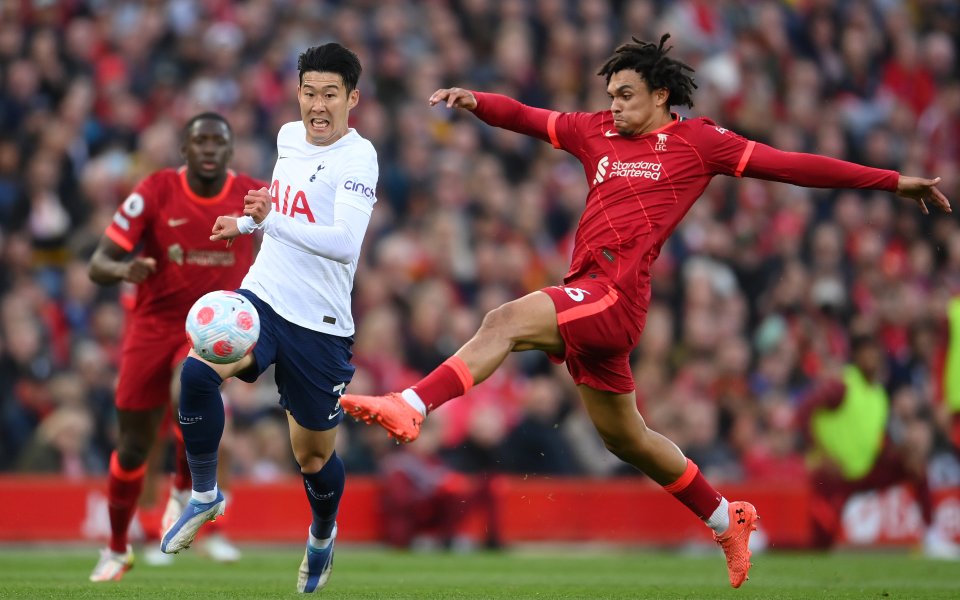 Отборите на Ливърпул и Тотнъм играят при в дербито на