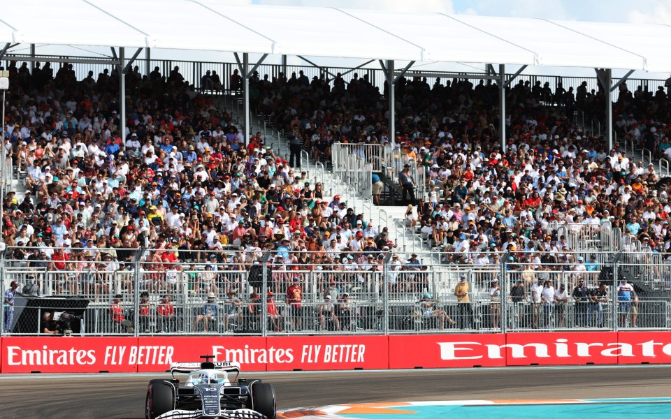 Пилоти от Формула 1 разкритикуваха настилката на новата писта в