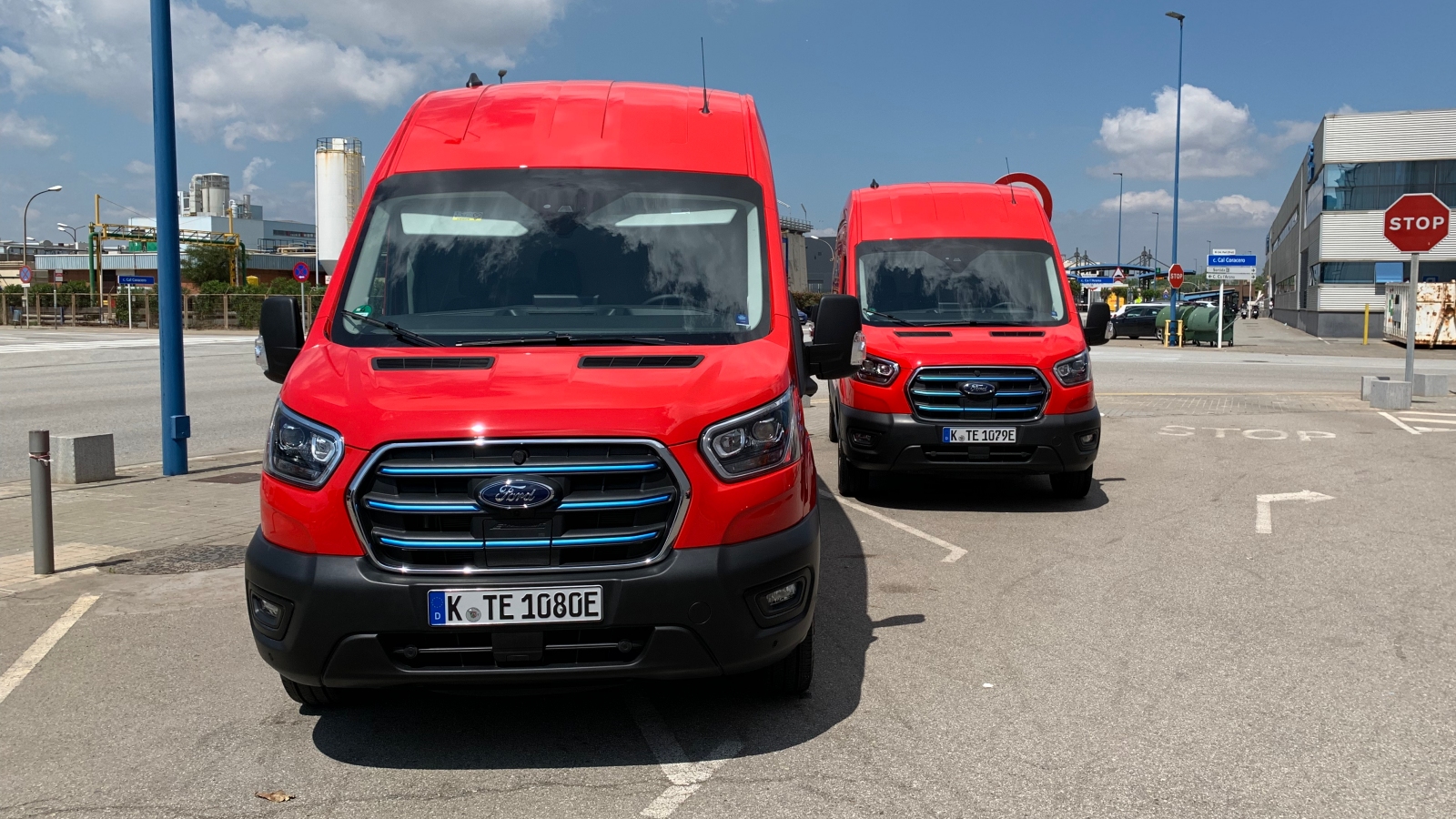 Ford E-Transit вдига летвата още по-високо (тест-драйв)