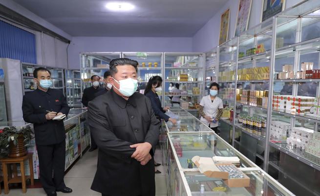 COVID-19 в Северна Корея: Още 8 починали и над 390 000 с 