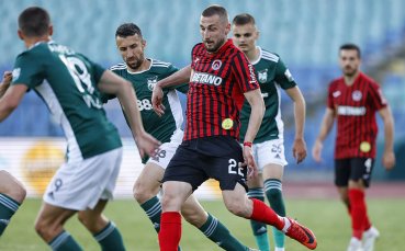 Отборите на Локомотив София и Пирин Благоевград играят при резултат