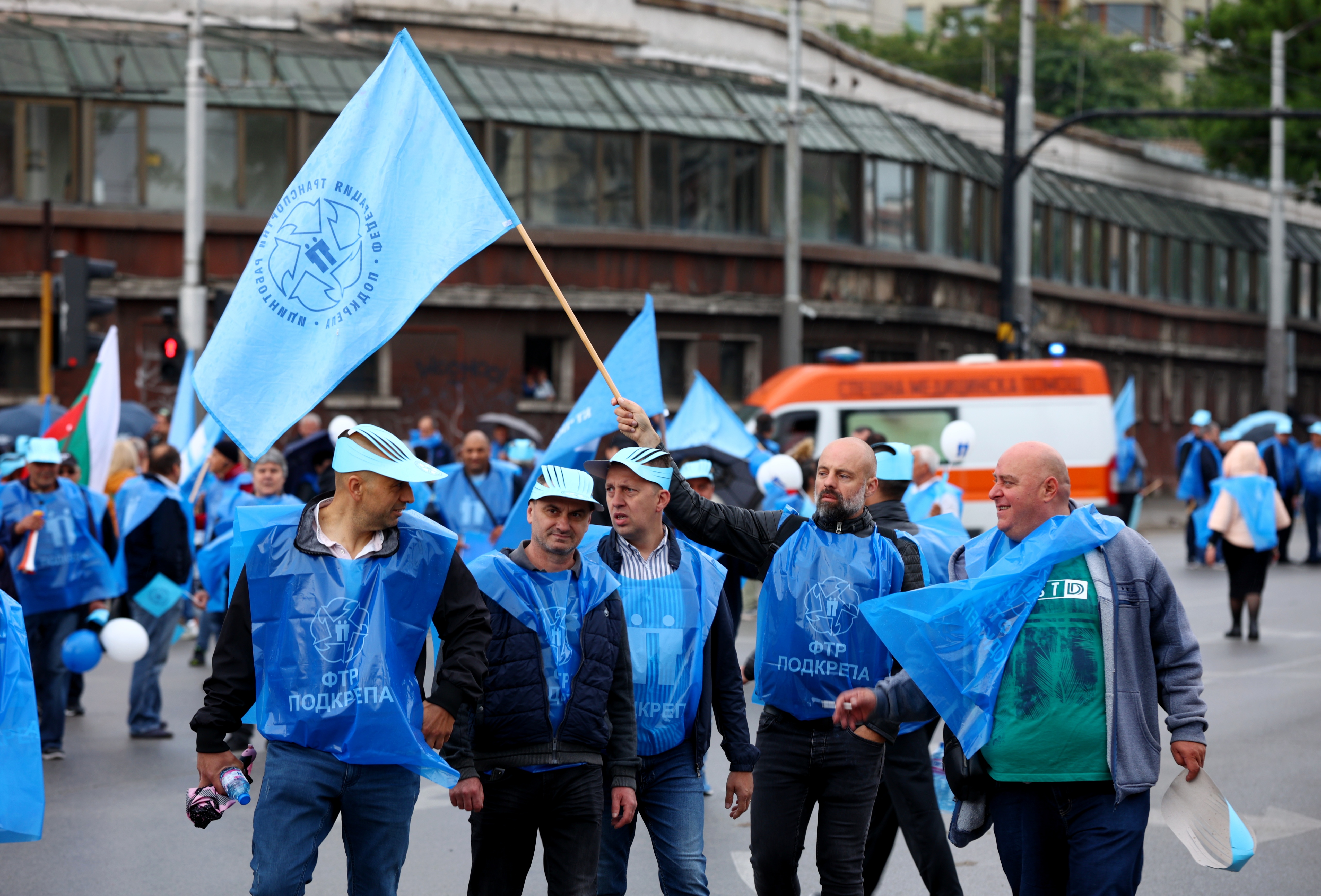 <p>Представители на транспортния сектор протестират в София.</p>