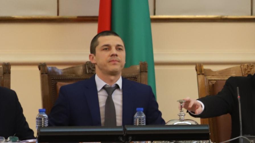 Депутатите обсъждат освобождаването на Мирослав Иванов от поста му в НС