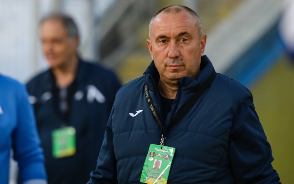 Старши треньорът на Левски Станимир Стоилов говори след . Въпреки