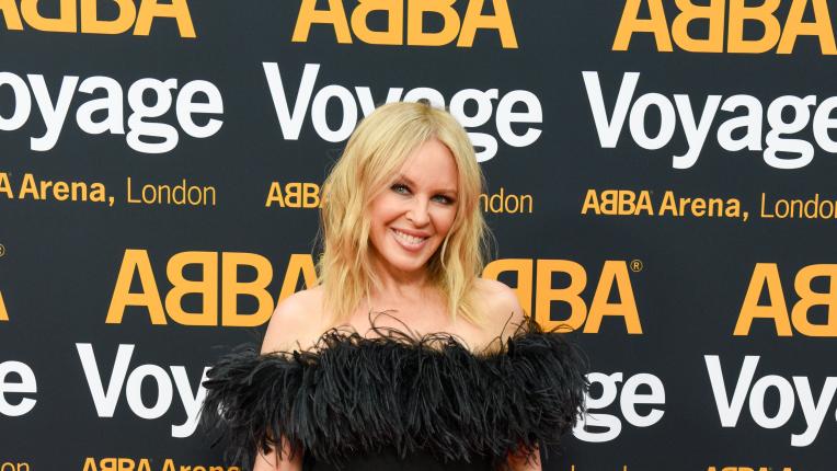 Шведската кралица и още звездни гости се появиха за премиерата на виртуалните концерти на АББА