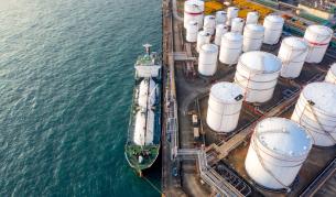 <p>Гюров обясни какво може да предизвика ръст на цените на горивата</p>