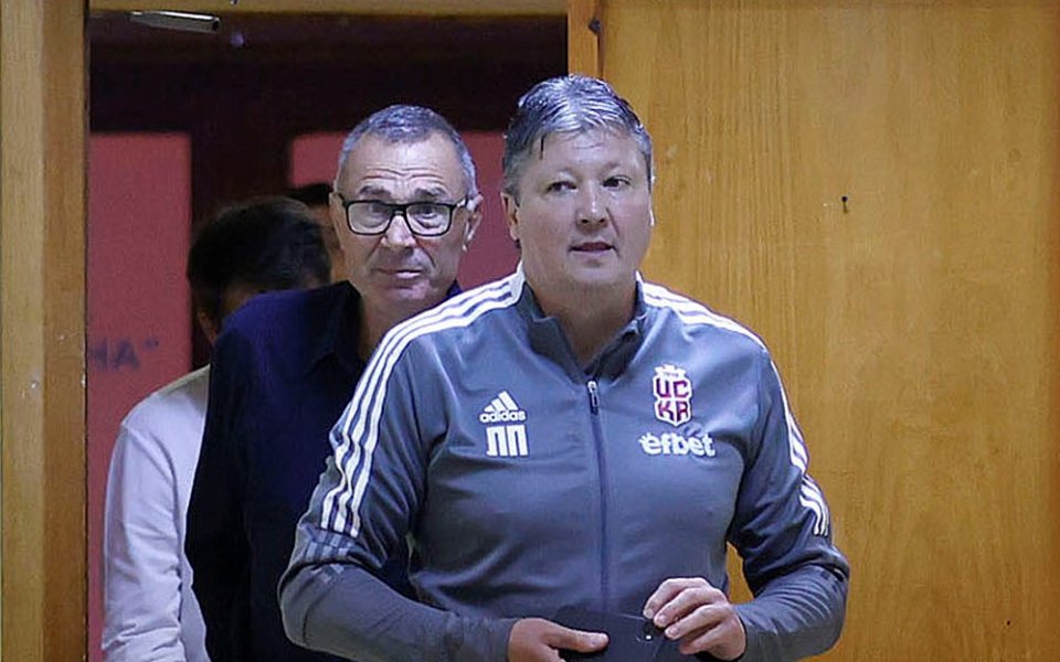 Наставникът на ЦСКА 1948 Любослав Пенев е провел разговори с