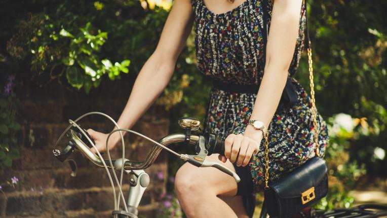  8 неща, които би трябвало да имаш в летния си дрешник 