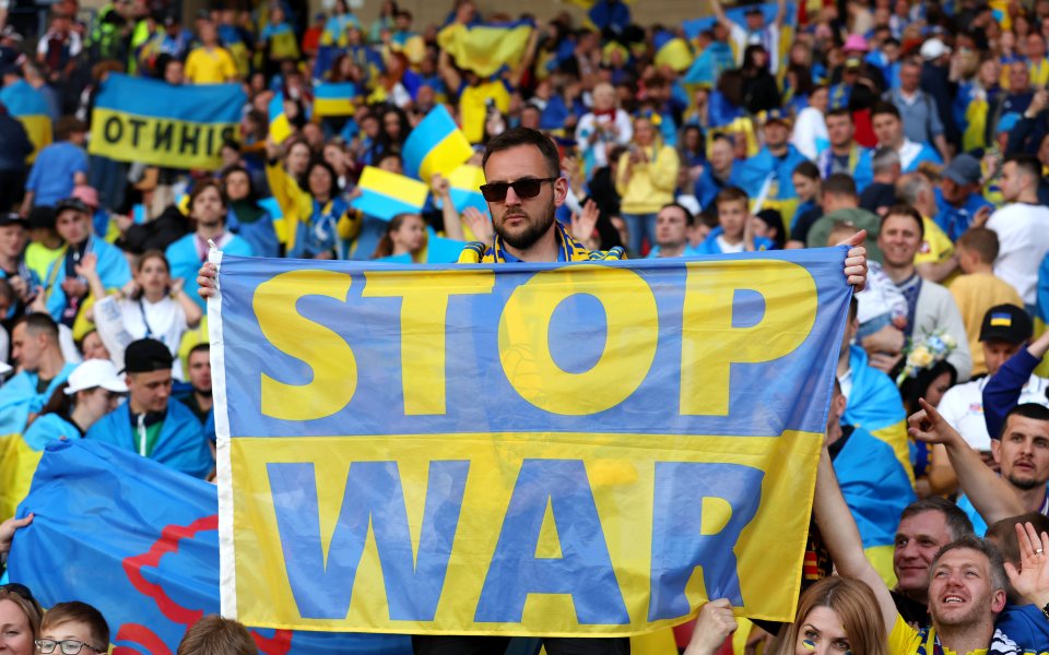 Украйна призова за изключването на Русия от ФИФА и УЕФА