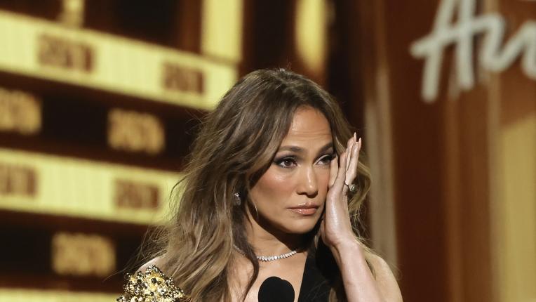 Дженифър Лопес се трогна до сълзи по време на Филмовите награди на MTV