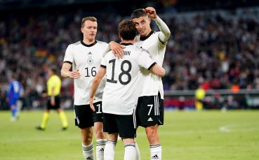 Германия и Англия играят при резултат 1 1 в един от най интересните