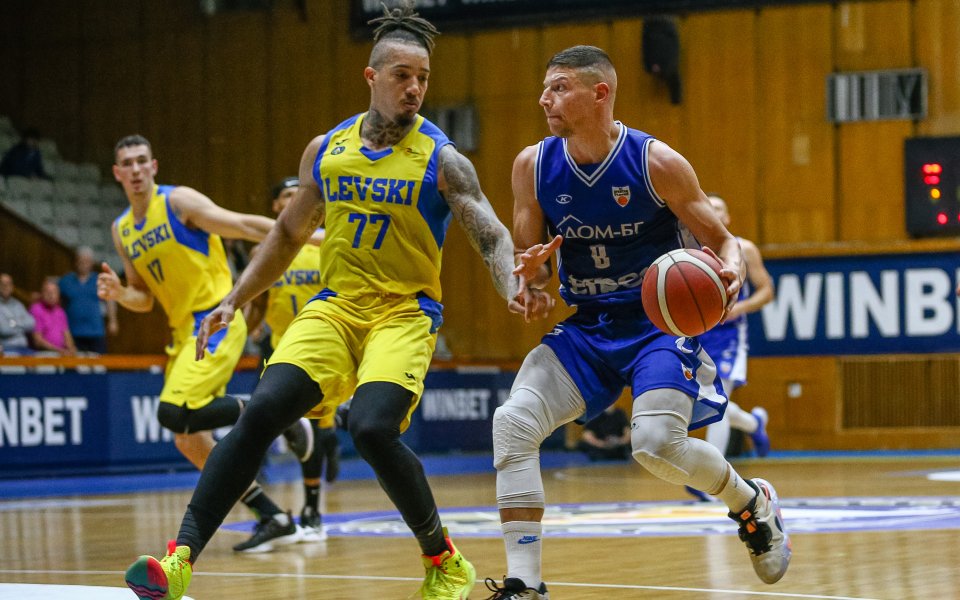 Левски и Спартак Плевен се изправят един срещу друг в