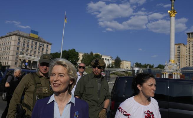 Урсула фон дер Лайен: ЕС е изправен пред историческо решение за членството на Украйна