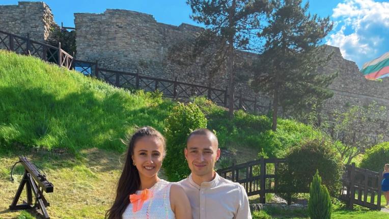  Млади, чаровни и доста влюбени: Поли и Митко от „ Един за различен “ 