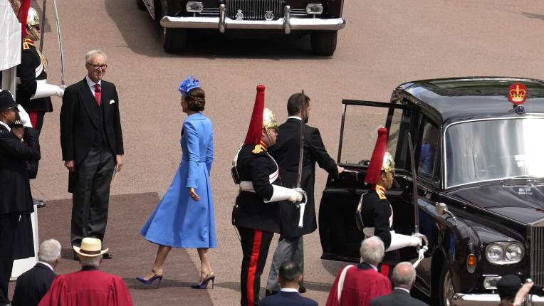 Кейт Мидълтън очарова в синьо за Ордена на жартиерата