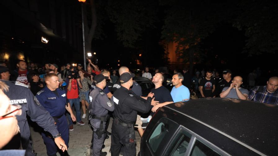 Намеса на полицията и арести на протеста