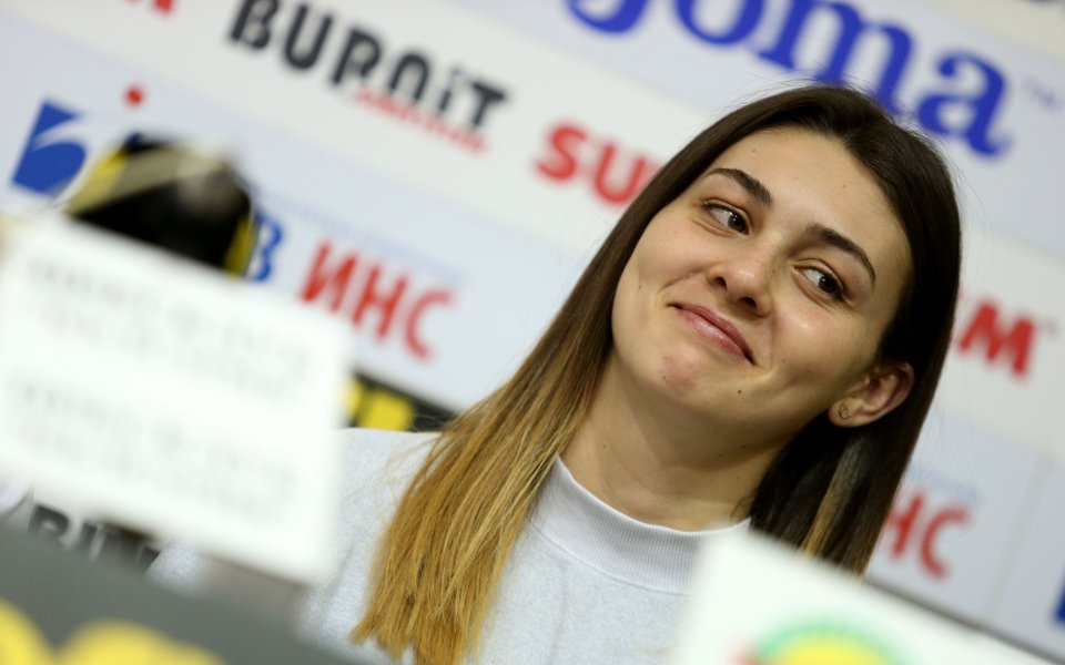 Габриела Георгиева записа втори полуфинал за българското плуване на Световното
