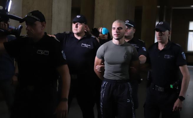 Прокурорският син от Перник остава в ареста