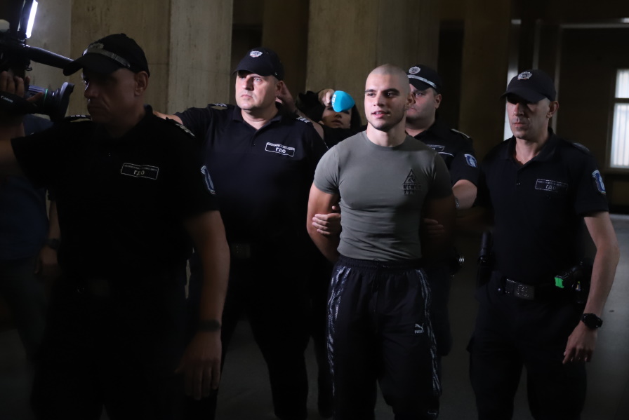 Прокурорският син се е сбил отново в затвора, искат по-тежък режим